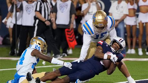 Arizona knocks off No. 20 UCLA to win 3 straight against ranked opponents for first time